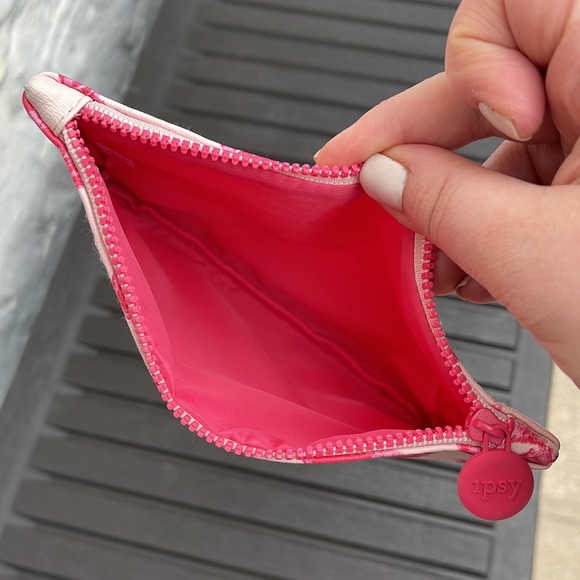 Ipsy - Pink Lip Print Cosmetic Bag 💋 - Picture 8 of 10